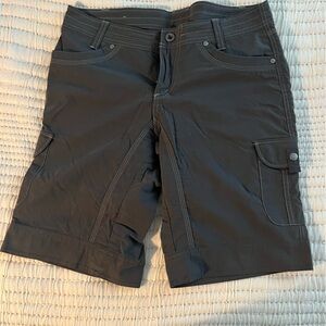 Kuhl cargo shorts size 8